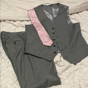 jf j.ferrar Gray pants, Vest with Pink Tie